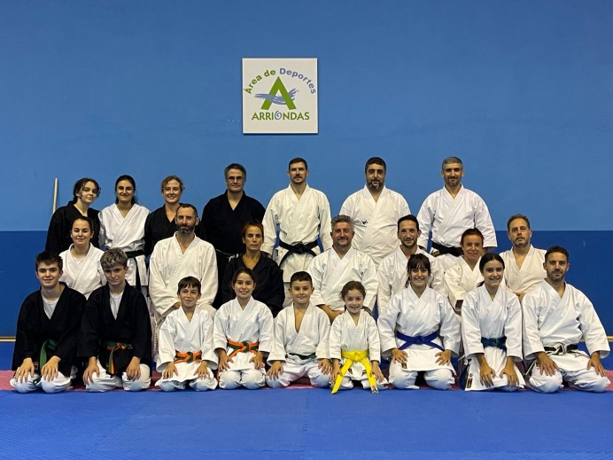 El Club TODE celebra en Arriondas un curso de Kobudo con el maestro Andrés López - Concejo de Parres