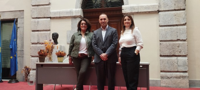 Dani Cué parte hacia México como abanderado de Llanes en la Carrera Panamericana 2024 - Concejo de Llanes