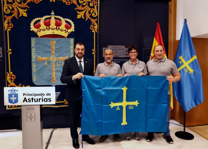 El presidente del Principado de Asturias, Adrián Barbón, recibe a los deportistas candidatos a participar en los Juegos Paralímpicos - Asturias