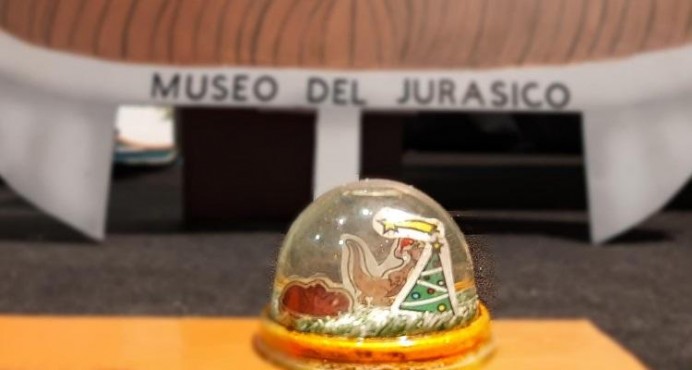 Taller familiar Dinobolas de nieve en el MUJA - Concejo de Colunga