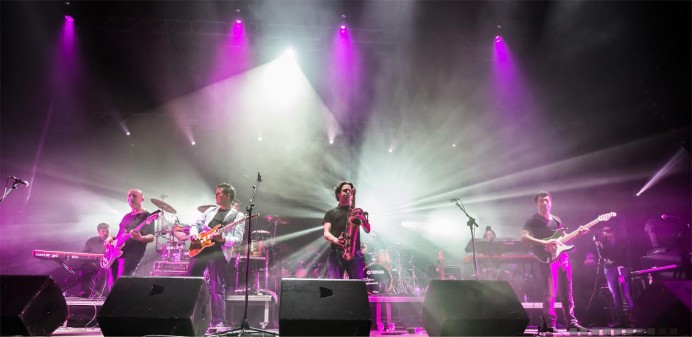Brothers in Band, la banda tributo a Dire Straits, actuará este sábado en el Teatro de la Laboral - Sociedad y Cultura