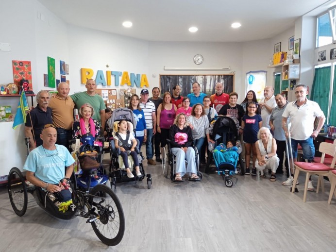 La ONG Discamino recala en Villaviciosa con Raitana haciendo el Camino de Santiago - Concejo de Villaviciosa