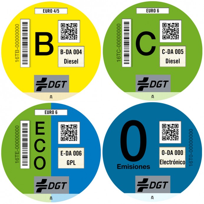 Correos emite más de 5.000 distintivos ambientales de la DGT en Asturias en 2024 - Asturias