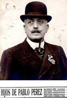 EMPRESARIOS COLUNGUESES. - Concejo de Colunga
