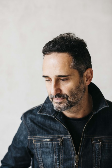 Jorge Drexler actúa el sábado 2 de diciembre, a las 21:00 horas, en el Teatro de la Laboral. - Música de hoy