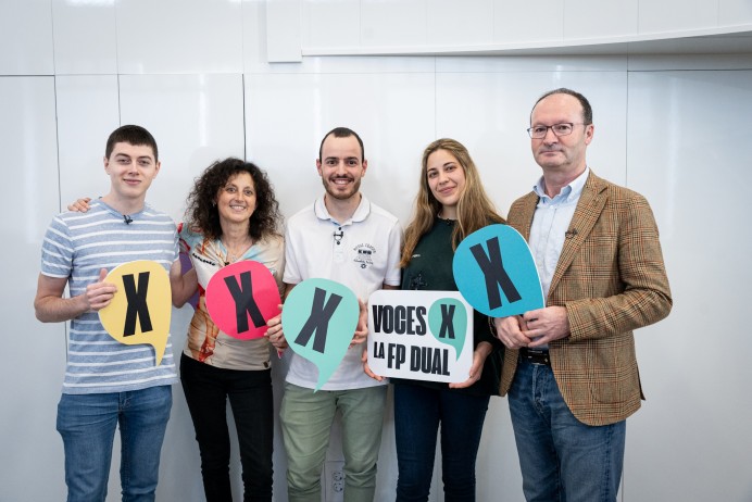 Estudiantes de Asturias se reúnen con responsables de Educación y Empresa del Principado para proponer ámbitos de mejora de la FP dual - Asturias
