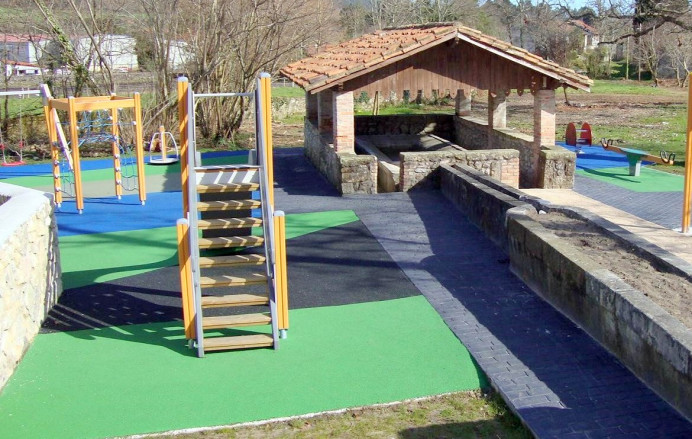 San Roque, valla nueva parque infantil y cierre explanada - Concejo de Llanes