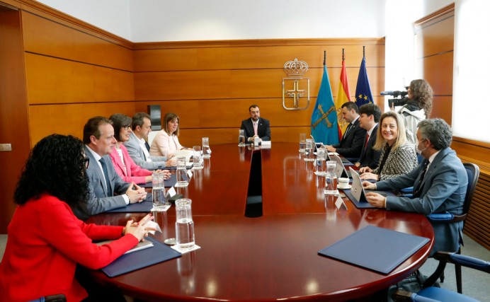 Salud convoca ayudas para mejorar la calidad de vida de personas con ELA y sus familias - Asturias