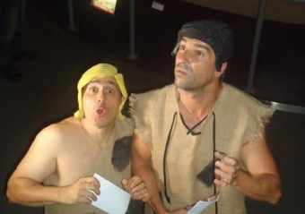 Higiénico Papel Teatro y Silvidos y Gemidos representarán “Entre dinosaurios” en el MUJA - Concejo de Colunga