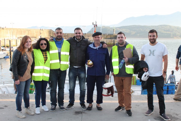 Luce tu pueblo Ferrero Rocher: Vídeos del Mannequin Challenge de Lastres - Turismo