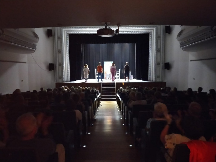 Finaliza el programa cultural Dinamiz-ARTj en Villaviciosa, tras 14 actuaciones y 1.700 espectadores - Concejo de Villaviciosa