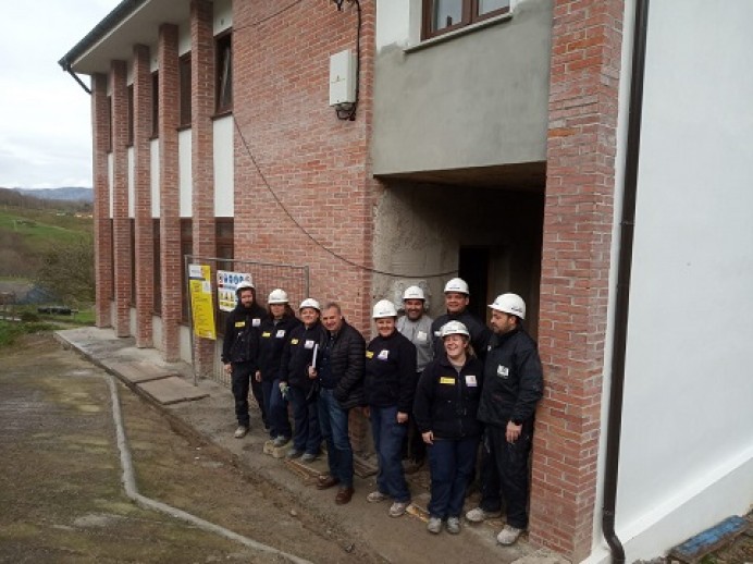Avanzan las obras en la antigua escuela de La Roza de Parres - Concejo de Parres