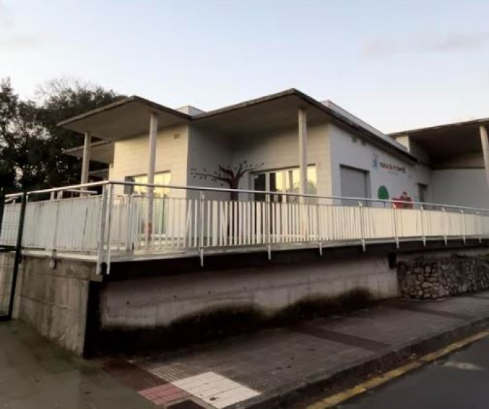Los socialistas proponen al bipartito abrir las dos unidades cerradas en la escuela de 0 a 3 de Posada - Concejo de Llanes