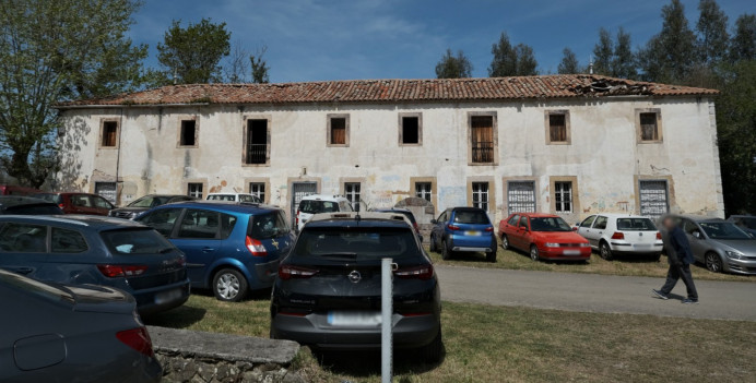 El PSOE denuncia ante la Junta Electoral la instalación de una mesa de votación en el Escuelas de Pría que se encuentran en estado ruinoso - Concejo de Llanes