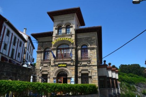 Catálogo de Recursos históricos y artísticos del Concejo de Colunga. LASTRES: Casa Eutimio - Recursos turísticos del concejo de Colunga