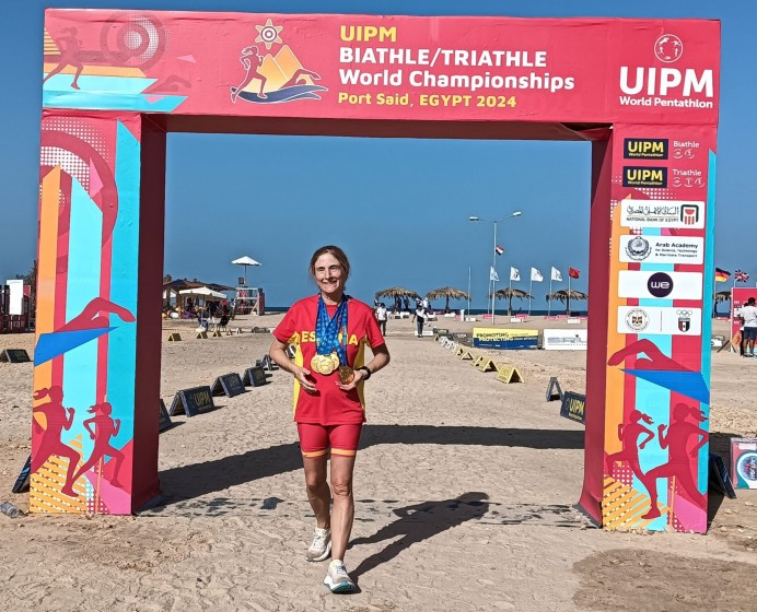 La lastrina Eva Granda gana cuatro medallas de oro en el Mundial de Triathle y Biathle - Concejo de Colunga
