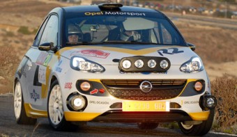 El piloto colungués de rallys Esteban Vallín y su copiloto se despiden de OPEL - Motor