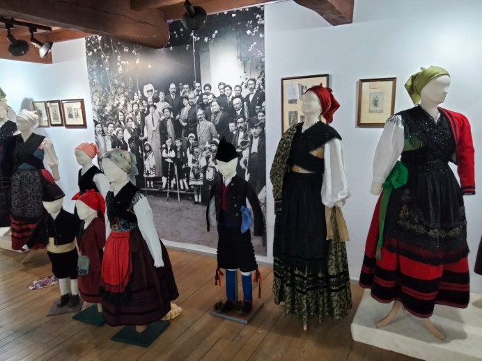 Exposición indumentaria tradicional del Oriente de Asturias - Concejo de Llanes