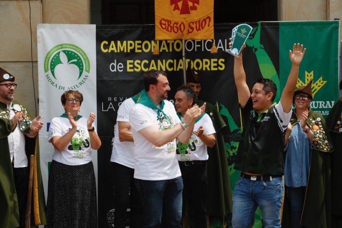 Barbón destaca la Importancia Cultural de la Sidra en el Festival de Nava - Fiestas y Tradiciones