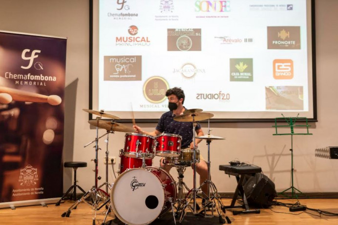 El músico maliayo Eduardo Llosa García gana el I Concurso de Percusión Chema Fombona, en la modalidad de Batería - Asturias