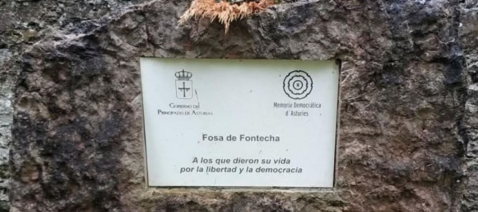 Omar Pardo: El monolito del cementerio Fontecha en Huerres o atorrantes asgaya, que viene a ser lo mismo - Opinión