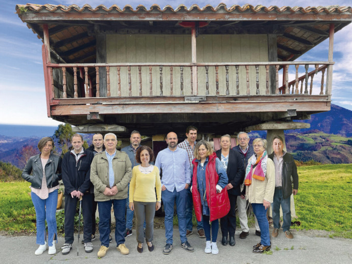 FORO Villaviciosa presenta su candidatura a las elecciones municipales denunciando el pésimo funcionamiento de las tramitaciones en el Ayuntamiento maliayés - Concejo de Villaviciosa