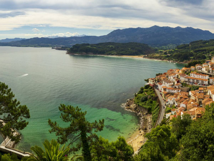 El turismo internacional avanza en Asturias: uno de cada tres visitantes recibidos en mayo fue extranjero - Asturias