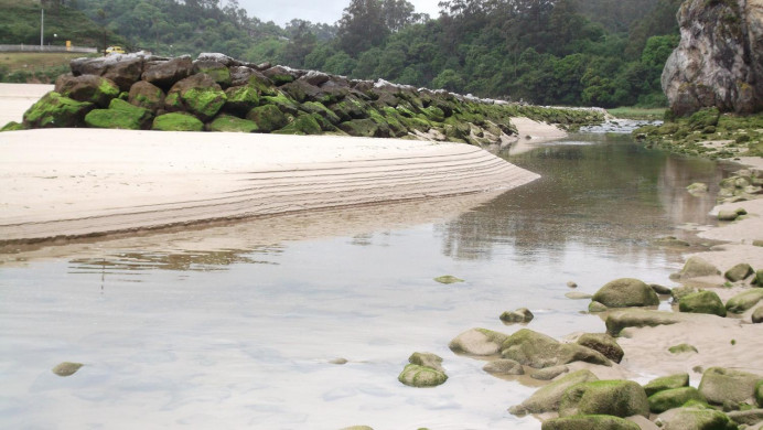 Ecologistas de Asturias: La playa de la Franca en Ribadedeva de nuevo cerrada por la contaminación de sus aguas - Concejo de Ribadedeva