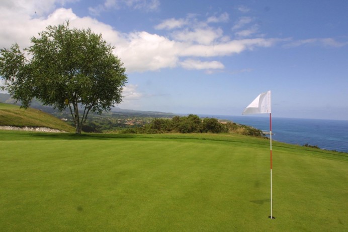 El Ayuntamiento de Llanes saca a licitación en casi 140.000 euros el cierre cinegético perimetral del campo municipal de golf - Concejo de Llanes