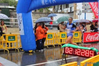 Juan Luís González Canales del Piloña Deporte ganador de la XII Carrera Popular del Jurásico - Concejo de Colunga