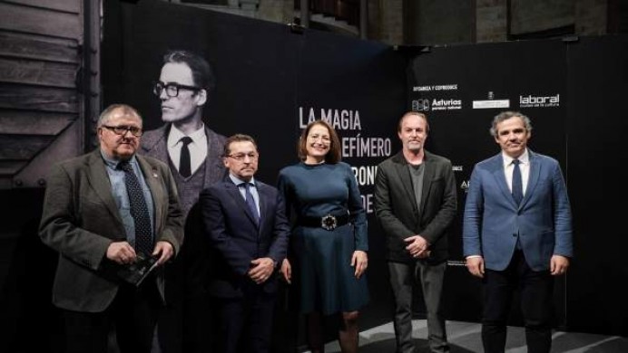 El Gobierno del Principado rinde tributo a Gil Parrondo con la exposición La magia de lo efímero - Arte