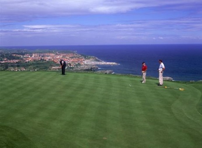 Ayuntamiento de Llanes, mejoras campo municipal golf - Concejo de Llanes