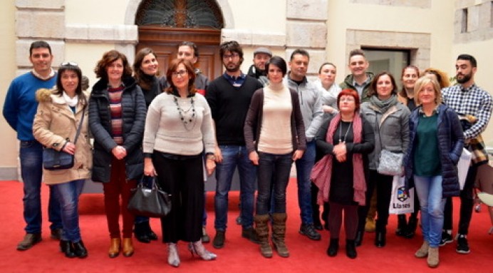 El Alcalde de Llanes recibe a miembros de la Asociación de Guías de Turismo de Asturias - Concejo de Llanes