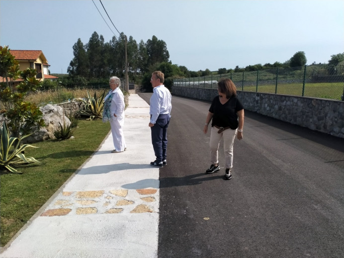 Finalizados los trabajos de pavimentación de caminos en la parroquia de Pría - Concejo de Llanes