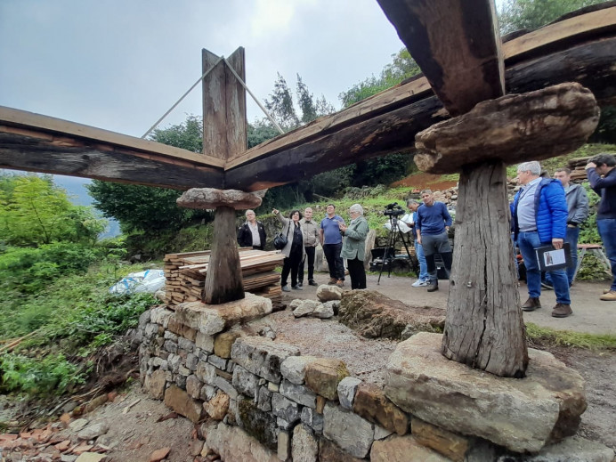 Cultura culmina la restauración del hórreo de Vis, en Amieva, con una inversión de 40.000 euros - Oriente de Asturias