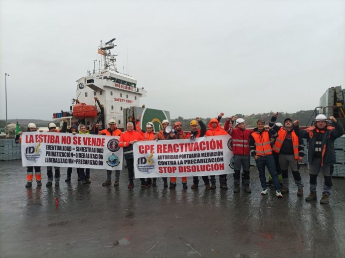 La FSC de CCOO respalda la tercera semana de huelga de los estibadores del puerto de Avilés - Asturias