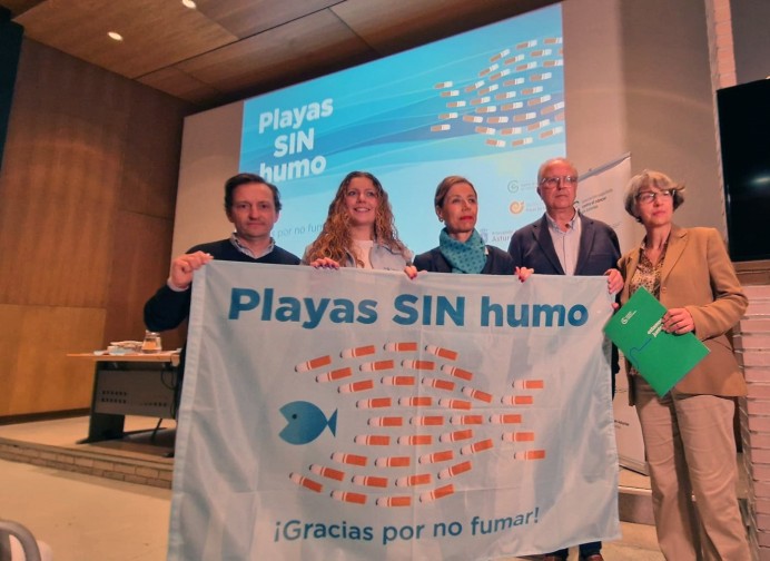 Salud crea una red de espacios sin humo a la que ya se han unido varias instalaciones deportivas y plazas de Grado y Colunga - Concejo de Colunga