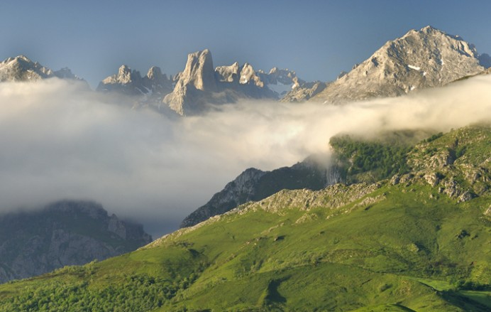 Entrega de premios del Concurso “Iconos de los Picos de Europa” de Incatur - Concejo de Cangas de Onís