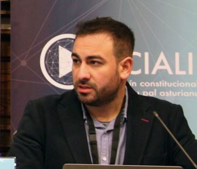 Inaciu Galán presenta'l so primer llibru de narrativa nel #FormientuEnCasaFest - Noticies N´Asturianu