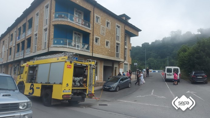 Extinguido un incendio en el garaje de un hotel en Cangas de Onís - Concejo de Cangas de Onís