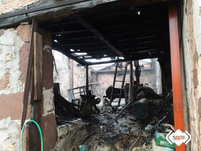 Extinguido incencio urbano en Cabranes - Sucesos