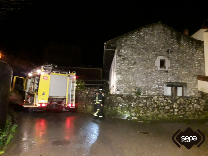 Incendio en una vivienda de Porrúa - Sucesos