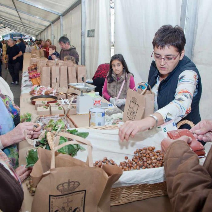 Festival de la Avellana en Infiesto: Una tradición viva en Piloña - Concejo de Piloña