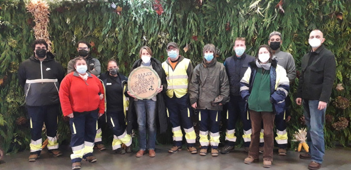 El taller de empleo Colunga Verde 2021 presentó su primer trabajo de jardinería en la Semana de Les Fabes - Concejo de Colunga