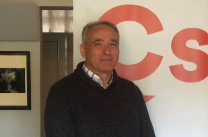 Javier Hurtado, dona 1.900 euros a los colegios del concejo - Educación