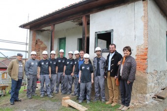 El "Joven Ocúpate" rehabilita en Piloña la escuela rural de Melarde - Concejo de Piloña