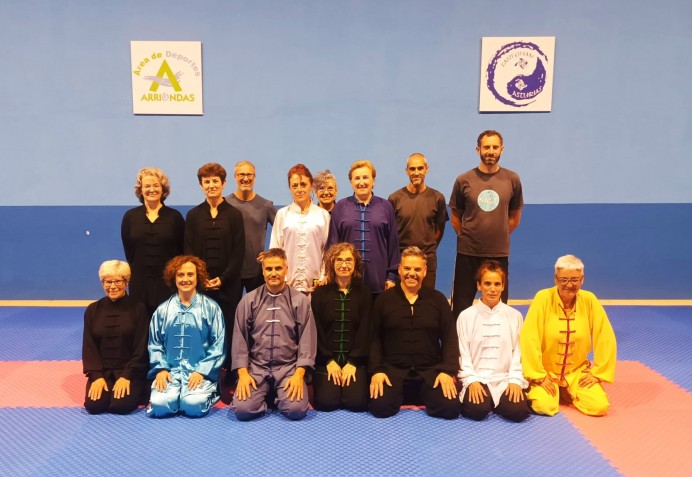 Formación de Kung Fu Taichi en Arriondas: Inicio de la temporada nacional - Concejo de Parres