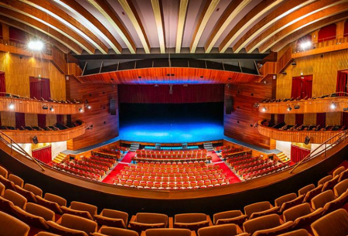 Pablo López y la magia de Piccola Laboral dan el pistoletazo de salida a la primavera cultural en Gijón - Sociedad y Cultura