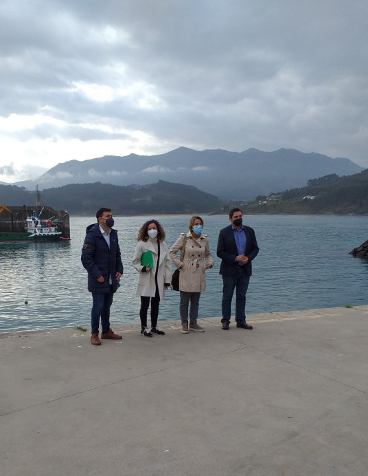 El Principado inicia el dragado de la bocana del puerto de Lastres para garantizar la seguridad de las embarcaciones - Concejo de Colunga