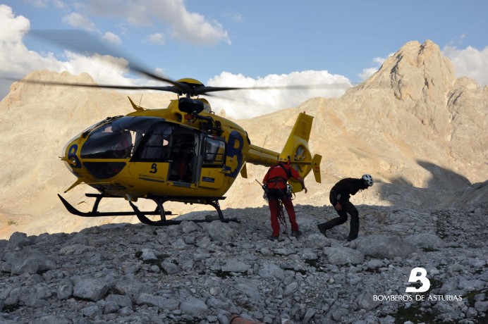 Evacuado al HUCA un hombre  cuando realizaba una ruta en las inmediaciones del lago Enol - Concejo de Cangas de Onís